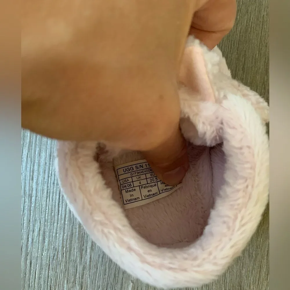Baby Uggs Slippers Bunny Furry Slippers Light Pink White Size 4 5 Infant Baby
